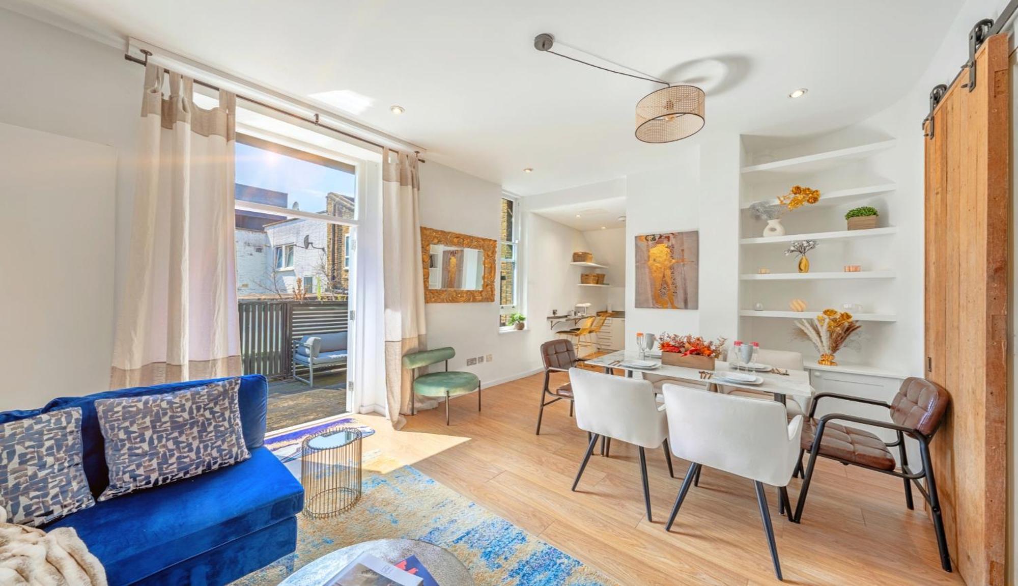 Designer Victorian Flat With Huge Terrace * Londen